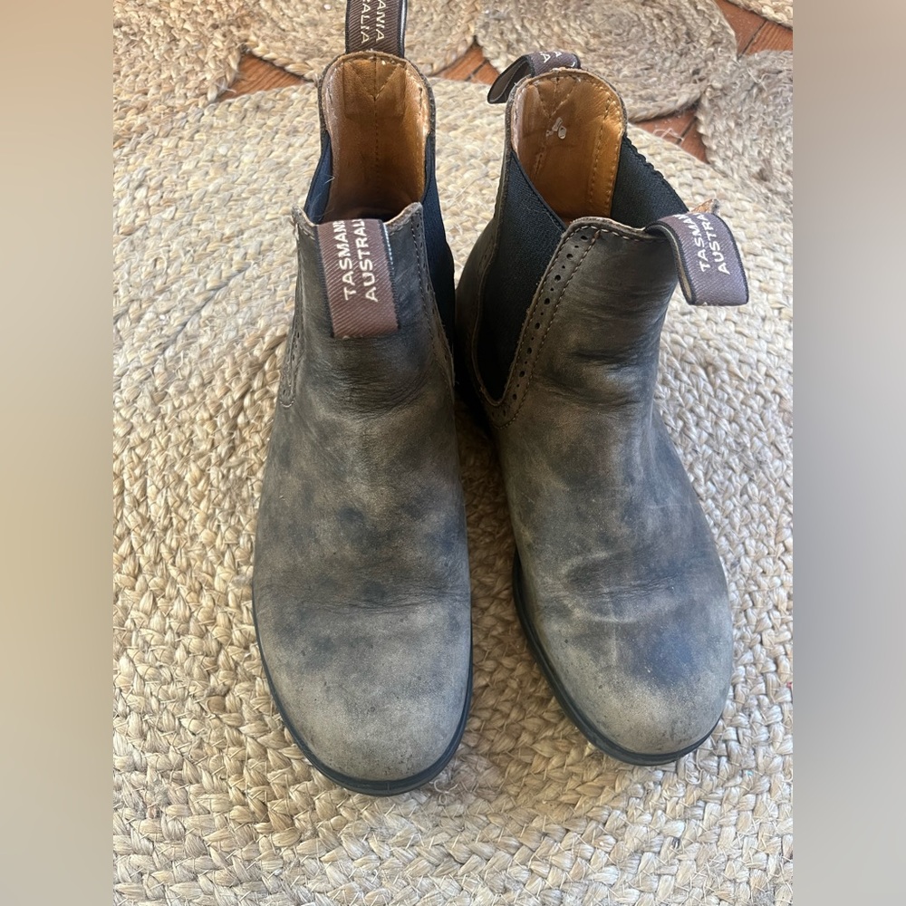 AU Blundstone 1351 Chelsea boot rustic brown sz 8 WORN IN!